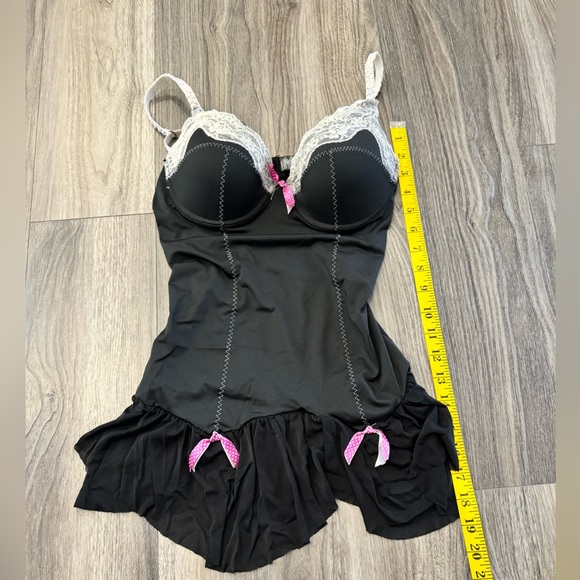 Lingerie slip with padded bra size small - Picture 2 of 4